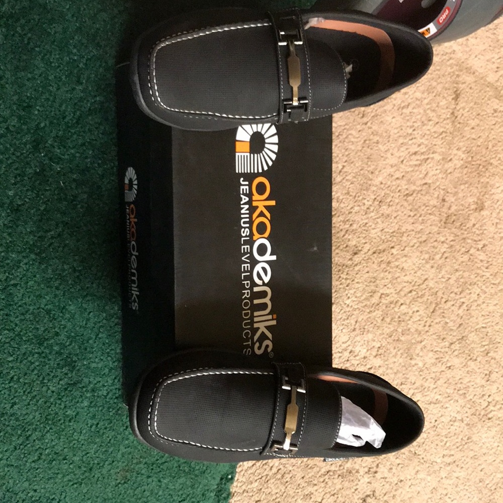 Akademiks shoes